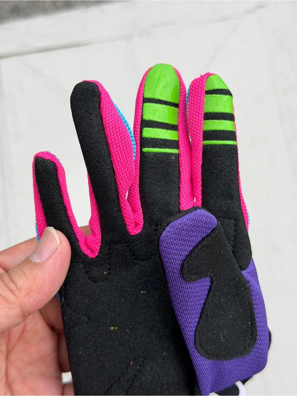Women size gloves