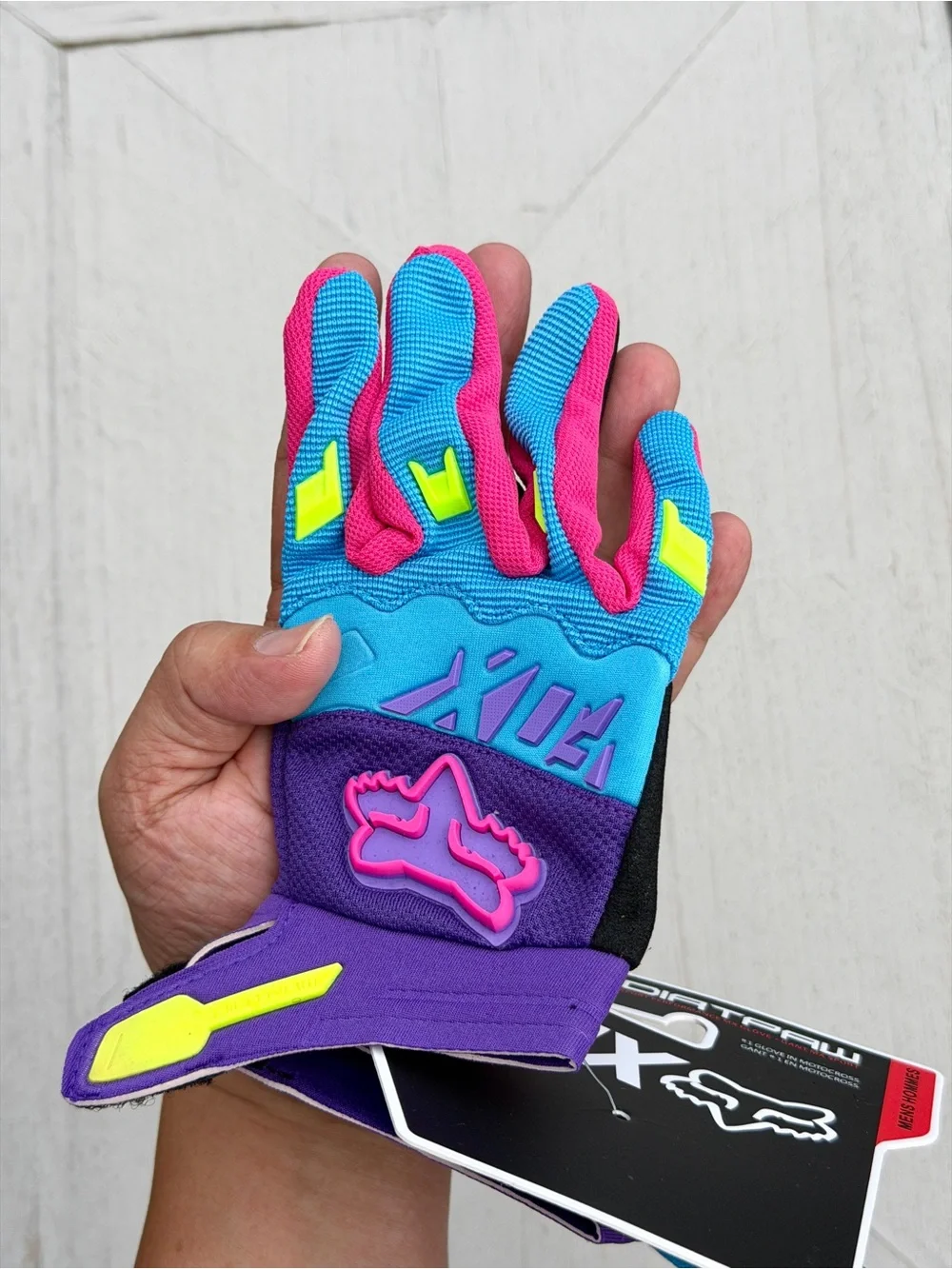 Women size gloves