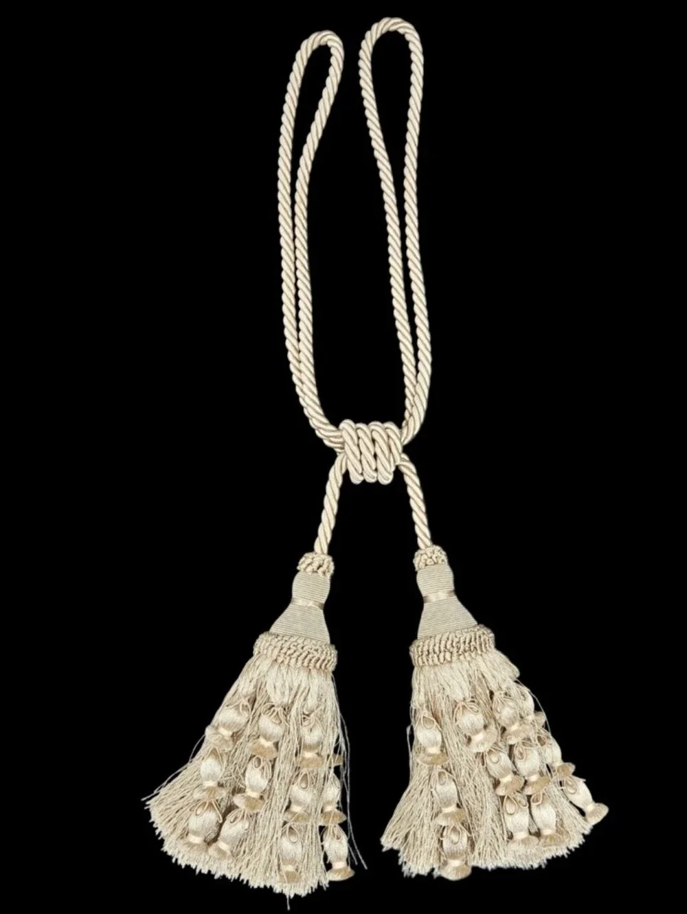 N/A french tassel