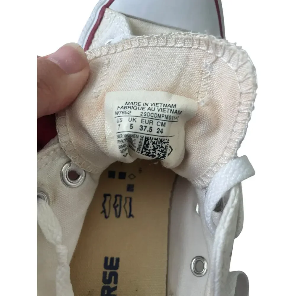 Converse classic pair