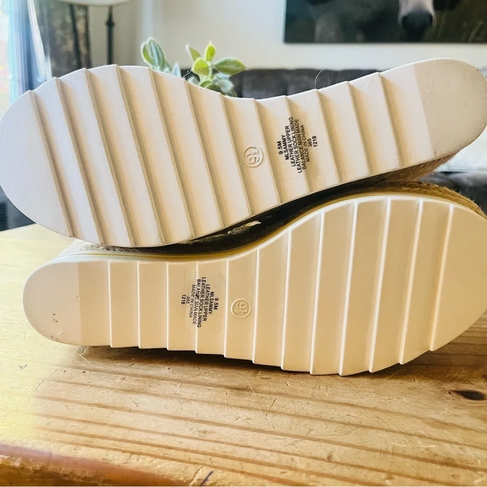 Marc Fisher never worn