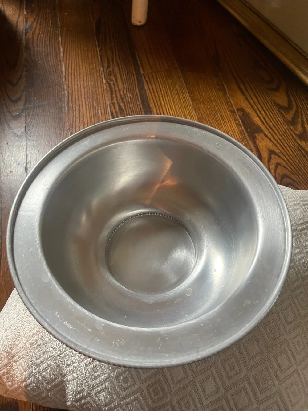 Buenilum polished stainless