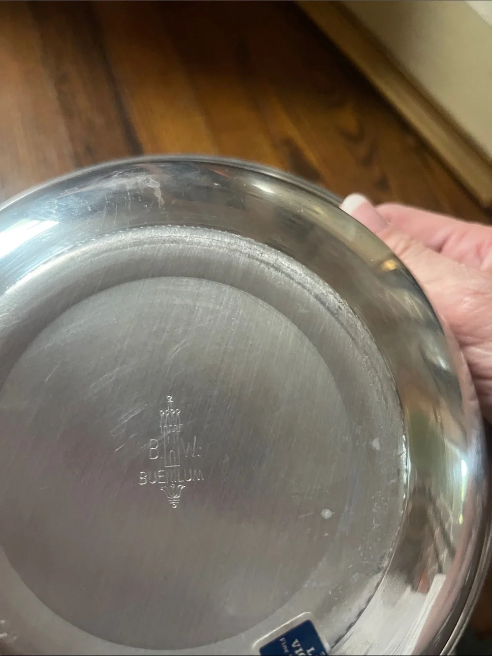 Buenilum polished stainless