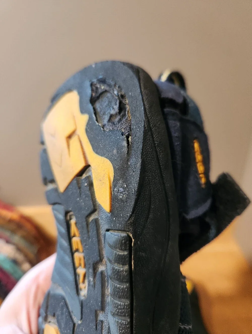 Keen sturdy closed