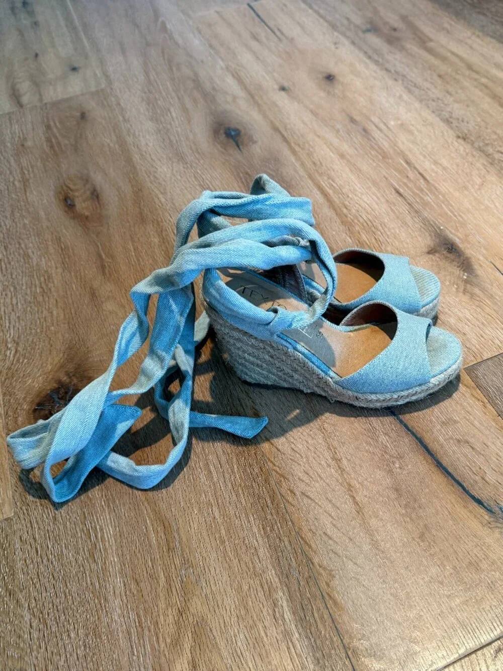 French Texto Espadrilles from the Cote d' Azure Light Blue Denim & Jute Heel 4
