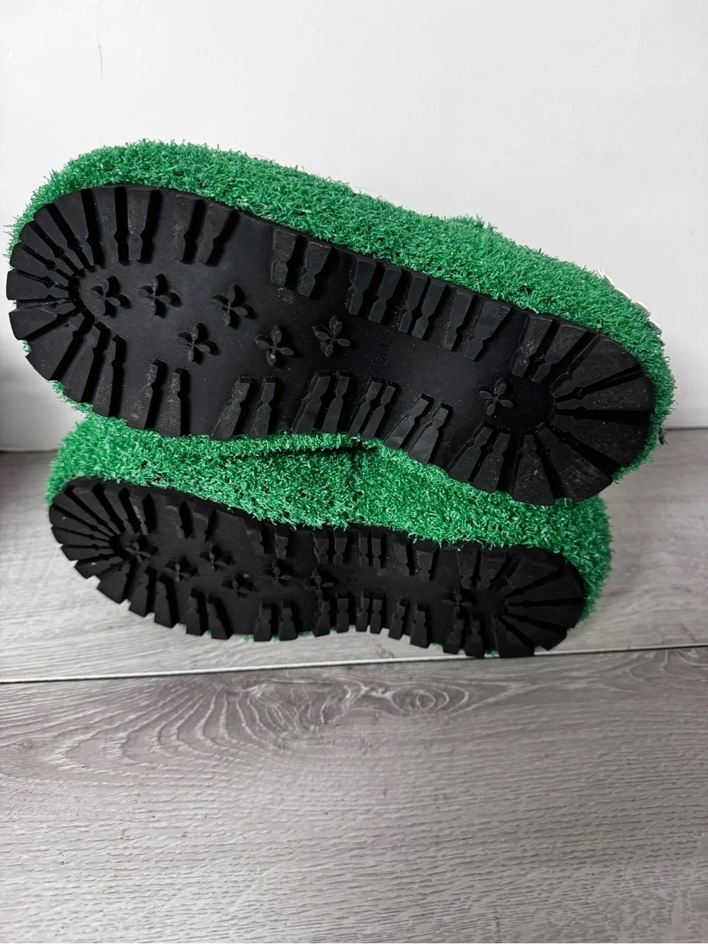 dELiA*s these sandles