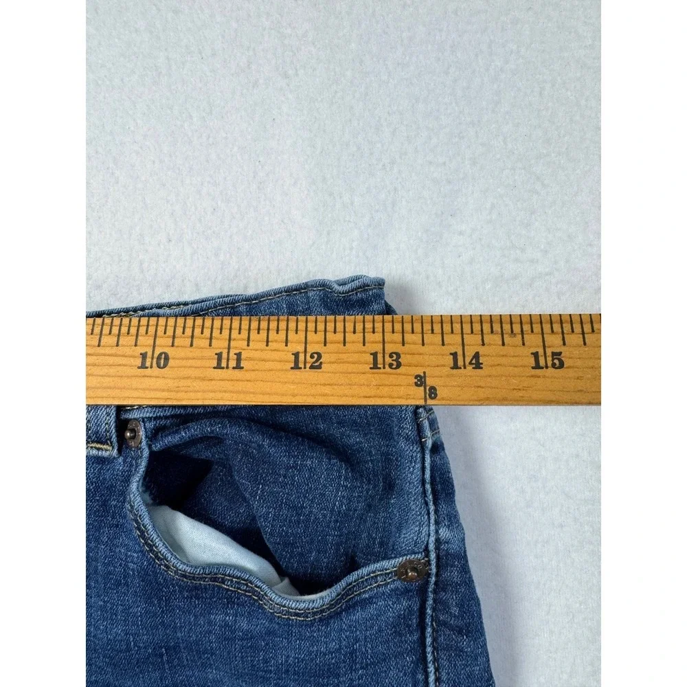 Levis embrace effortless