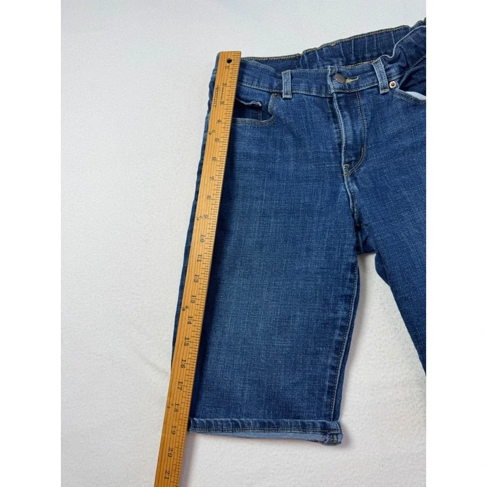 Levis embrace effortless