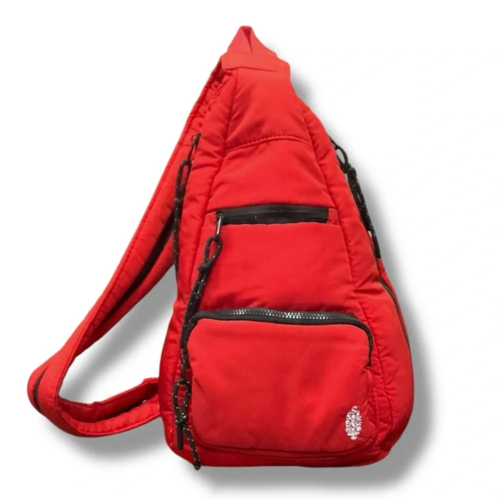 🎒 Form Movement Red Padded Sling Backpack | Minimal‎ Tech Crossbody Pack