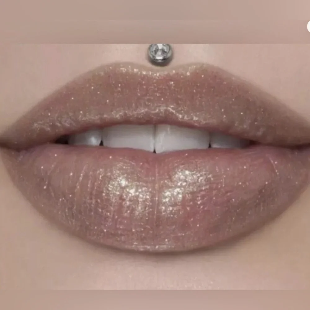 Beaded Glass. Jeffree Star, The Gloss  Discontinued. New in box