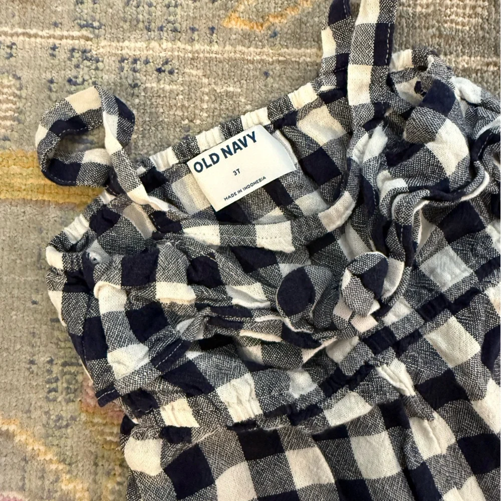 Old Navy chic navy