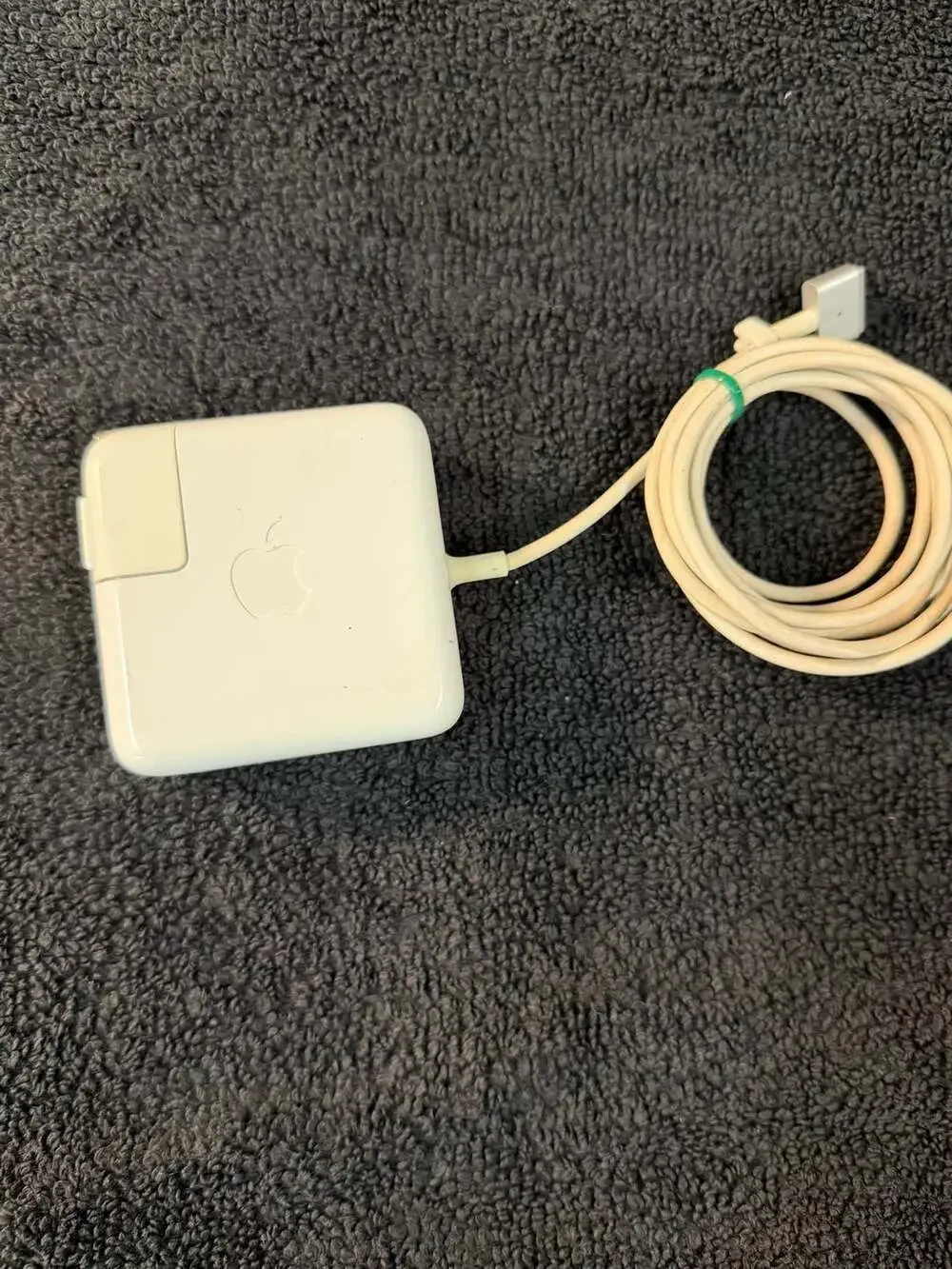 Apple 45w magsafe