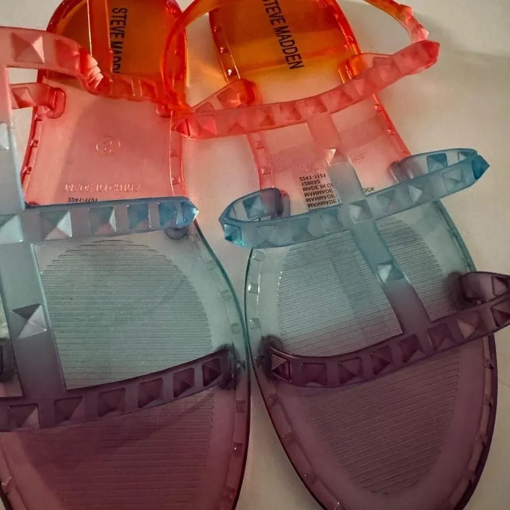 Steve Madden hues blue features