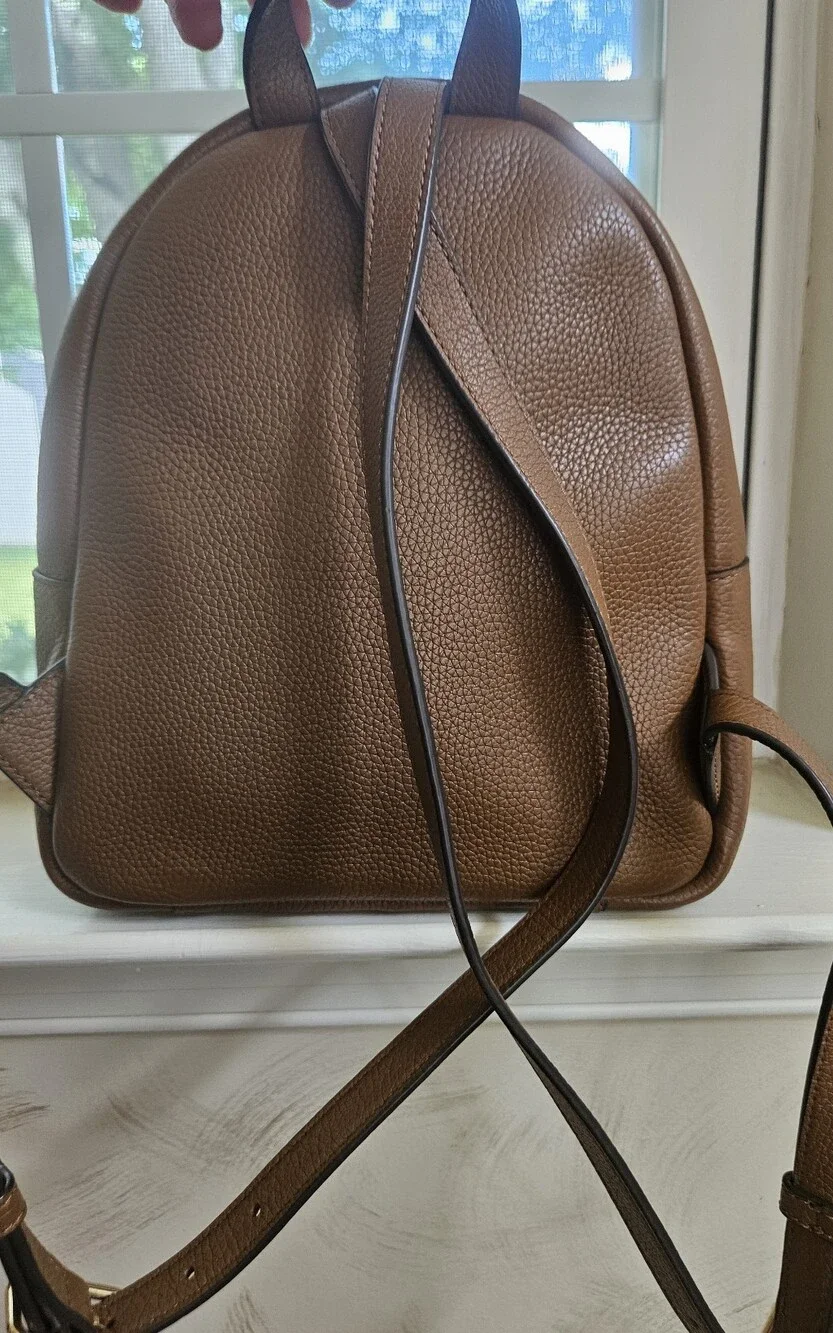 Tory Burch pulls sleek use