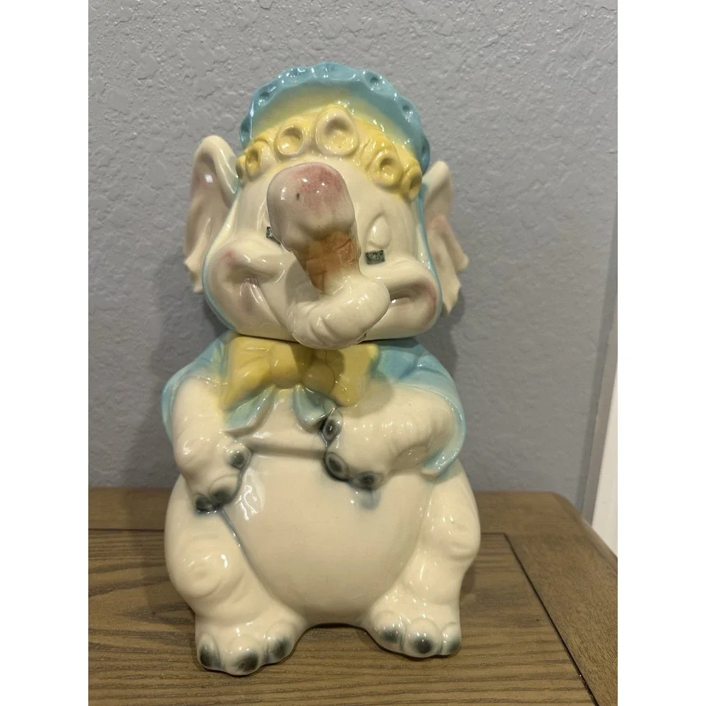VTG Baby Elephant Holding Ice Cream Come Cookie Jar McCoy Rare