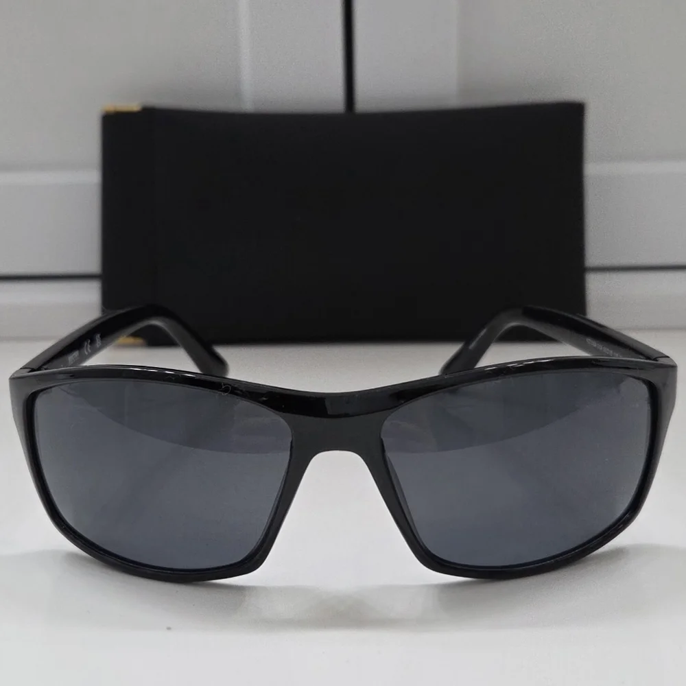 Kenneth Cole Reaction 🕶️ kenneth