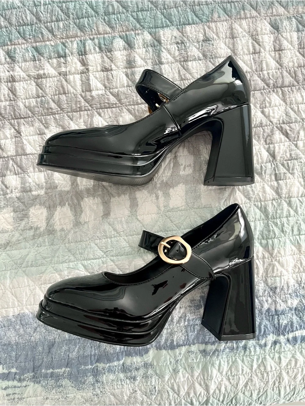 Steve Madden glossy black