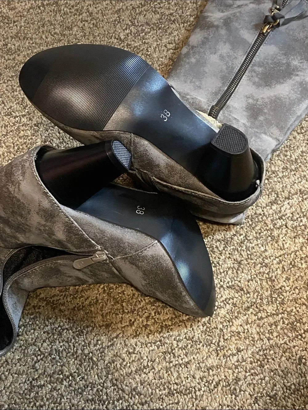 Unbranded elegant gray
