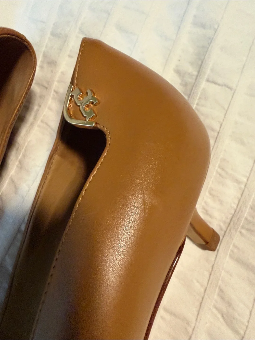 Tory Burch toe see accent