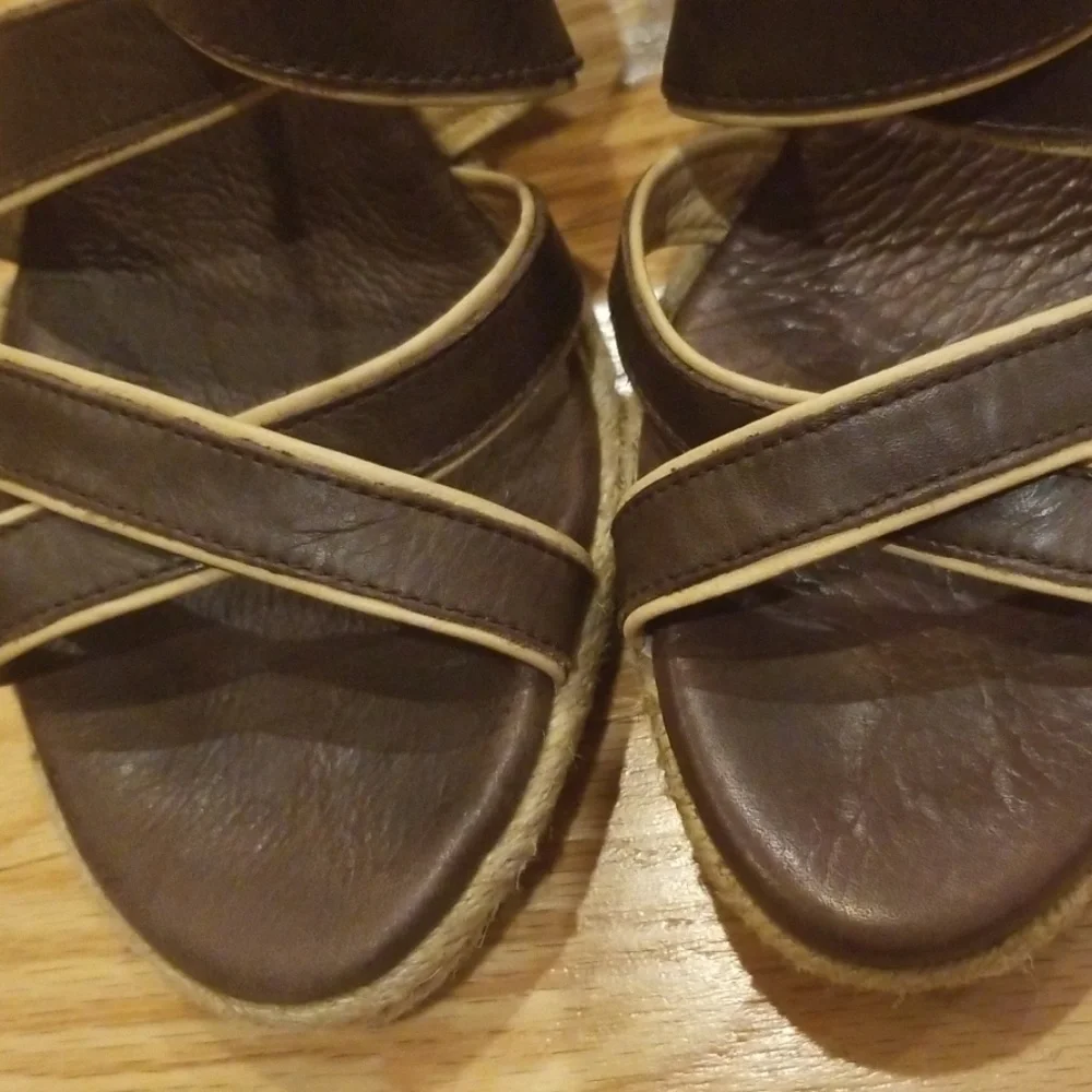 Ugg Isabella leather wedge