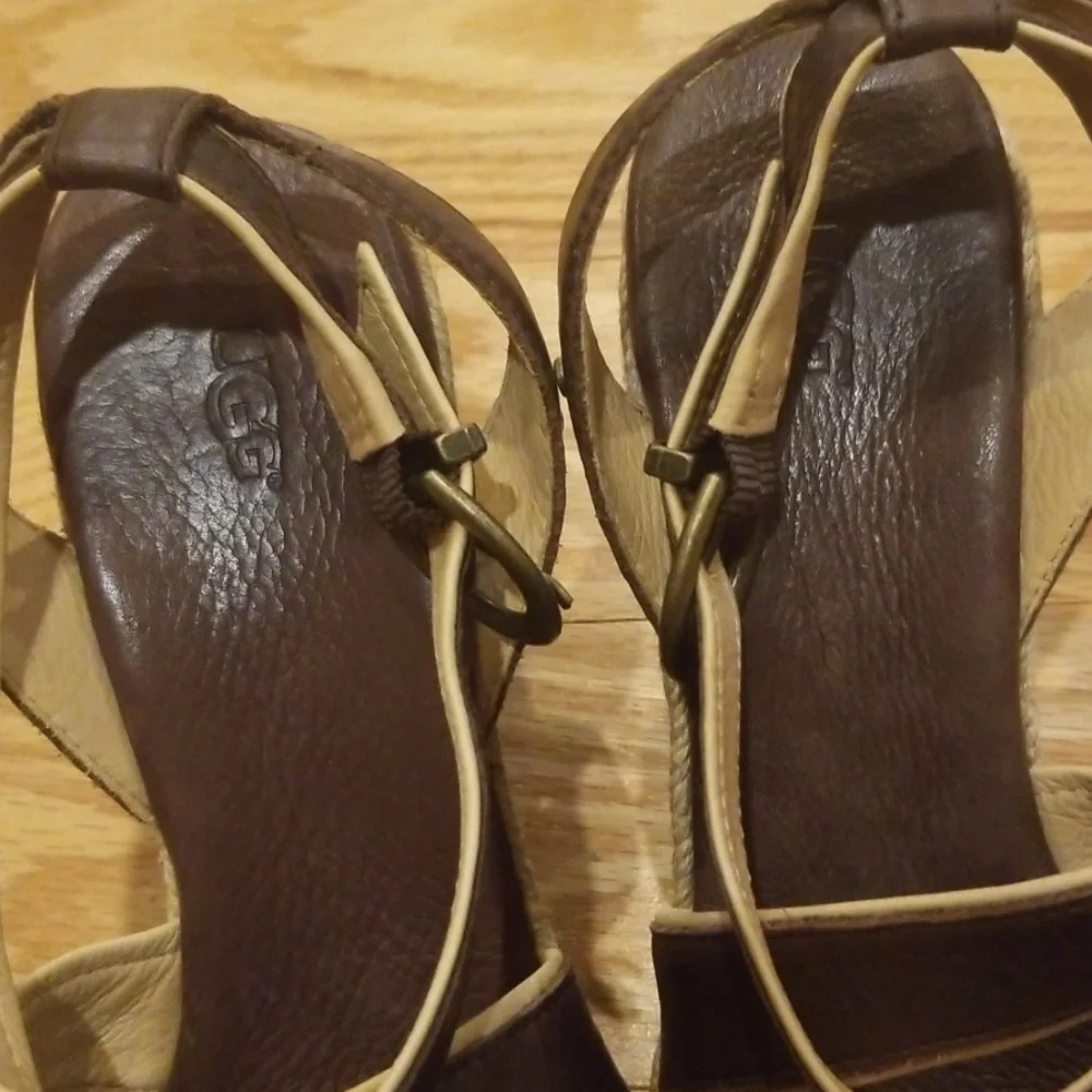 Ugg Isabella leather wedge