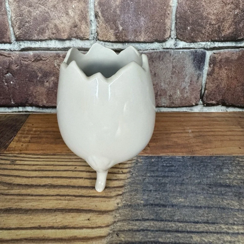 Lefton cracked egg