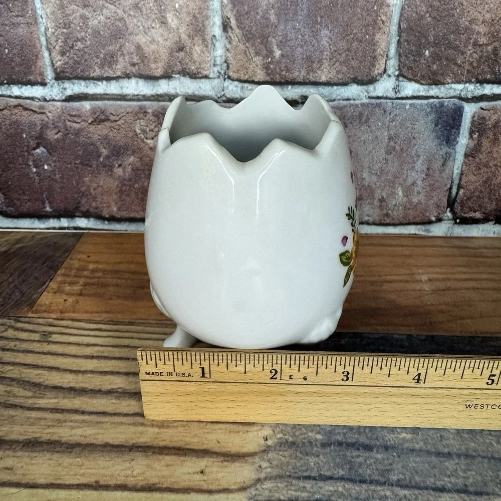 Lefton cracked egg