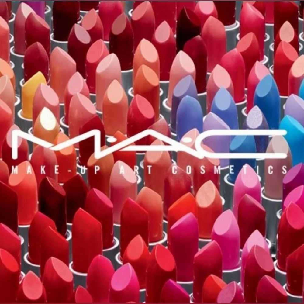MAC Cosmetics lustre lightweight