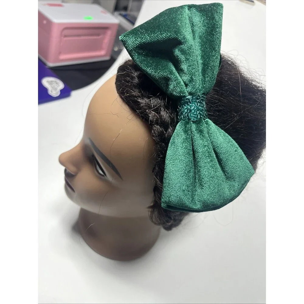 Claires dark green