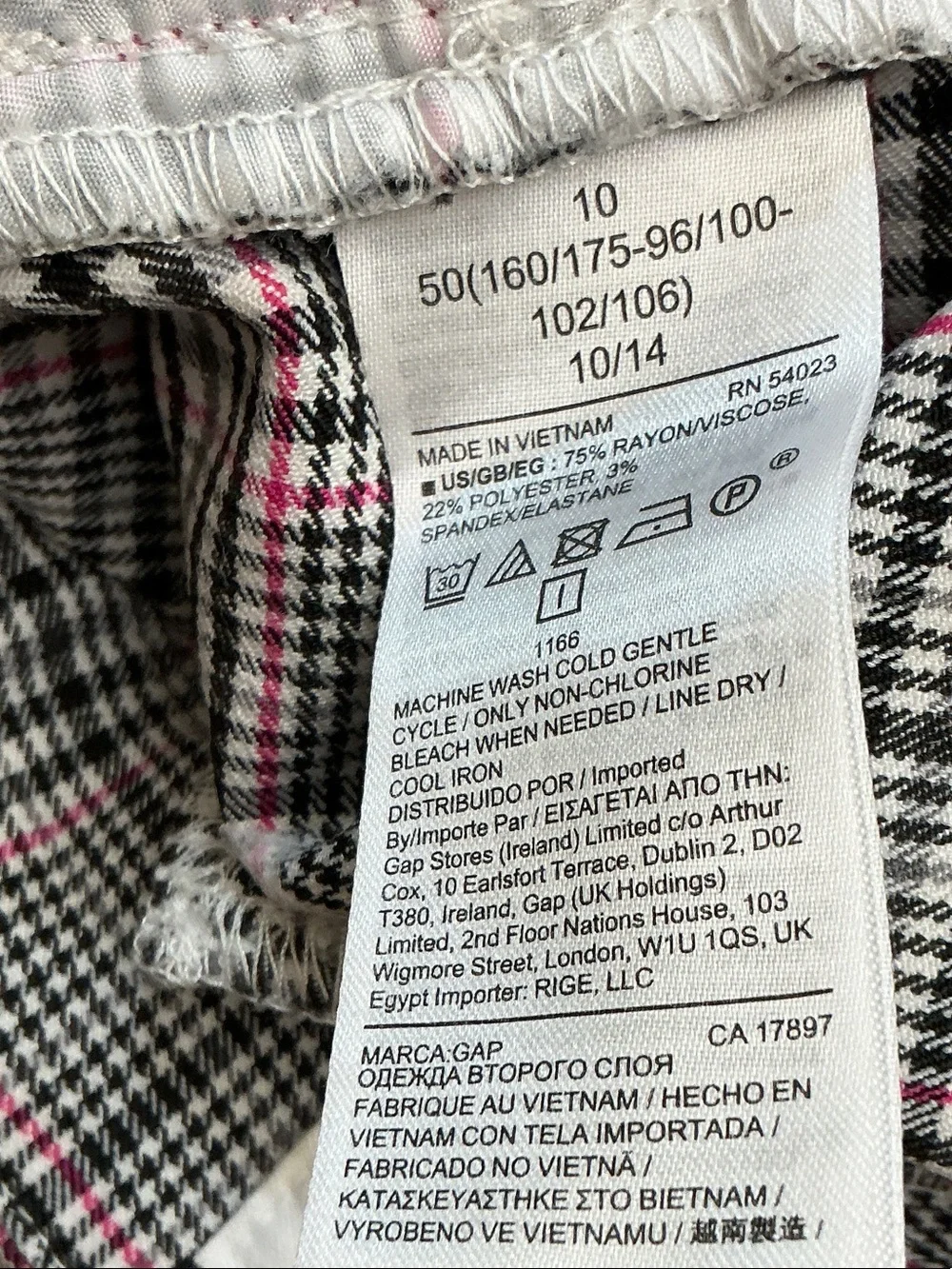 GAP Black and White Plaid pants