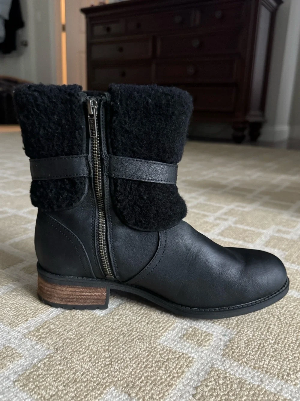 UGG Blayre II Leather Shearling Buckle Moto Ankle Boots Black Size 8