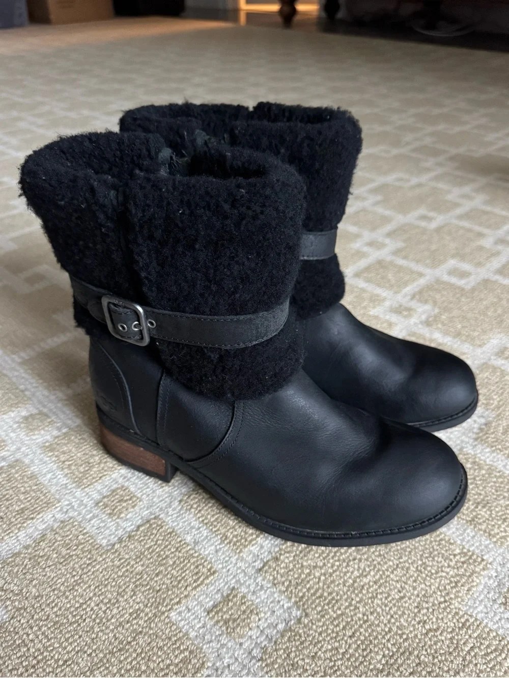 UGG Blayre II Leather Shearling Buckle Moto Ankle Boots Black Size 8