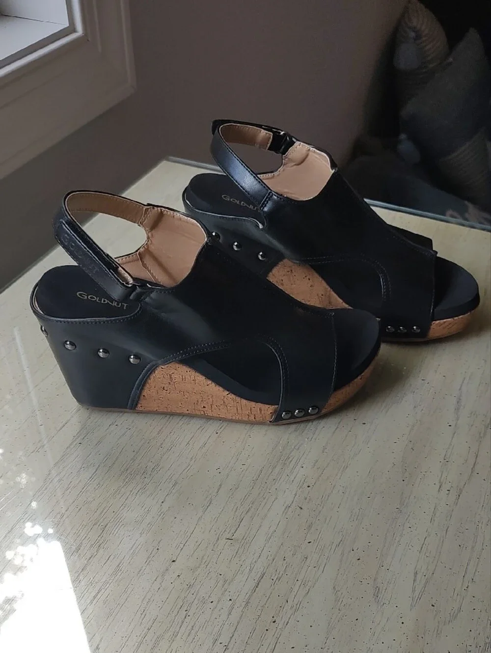 N/A comfortable black