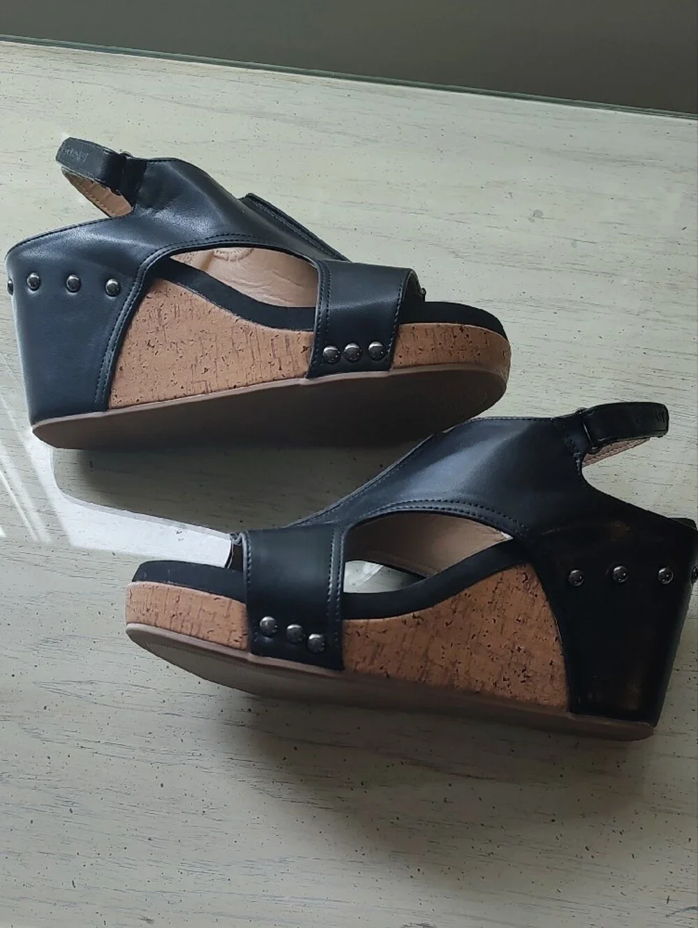 N/A comfortable black