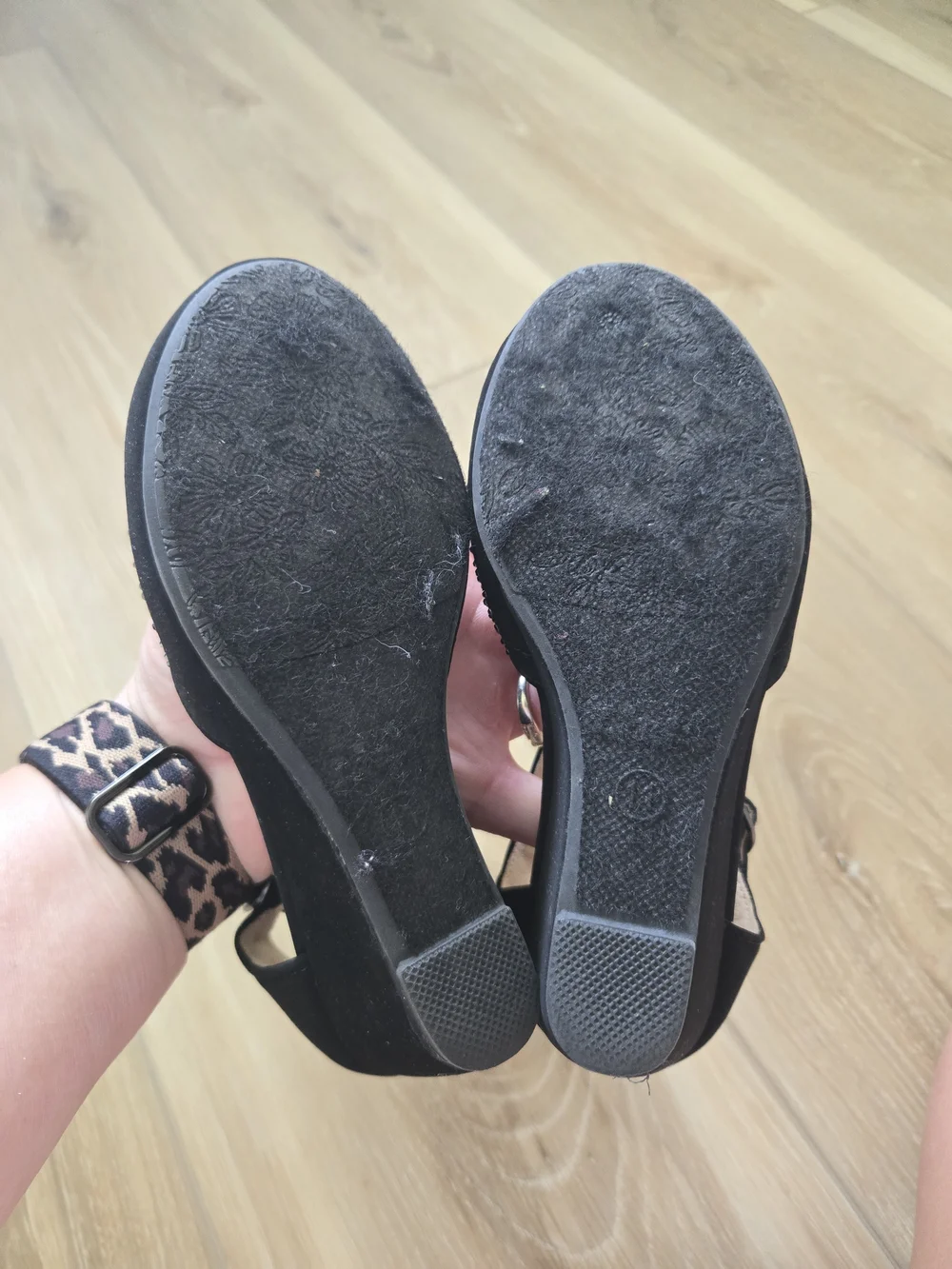 Link chic black