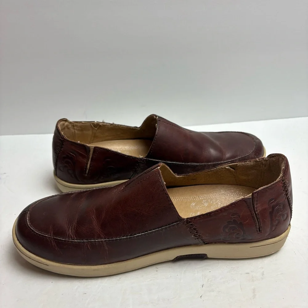 Olukai Kama’aina Men’s Slip on Loafers Brown Leather Tooled Size 9