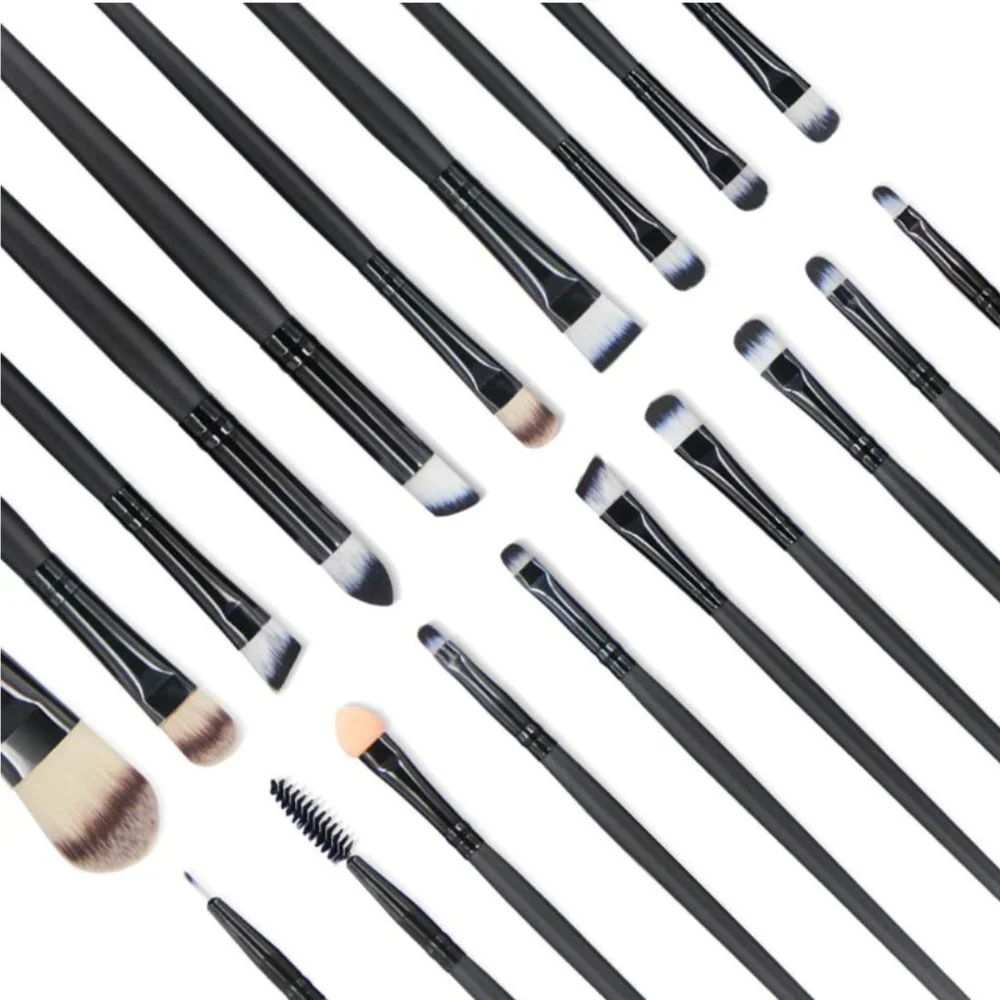 FlorasFantasies makeup brushes