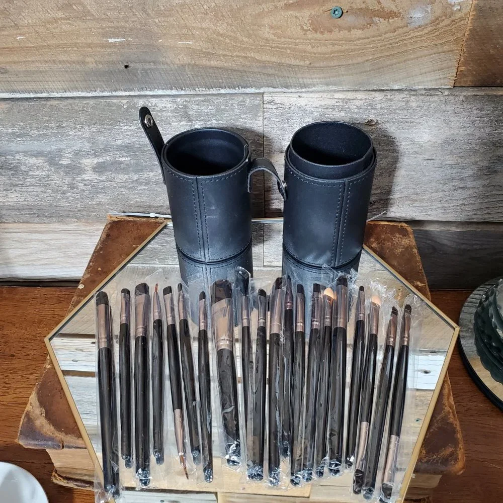 FlorasFantasies makeup brushes