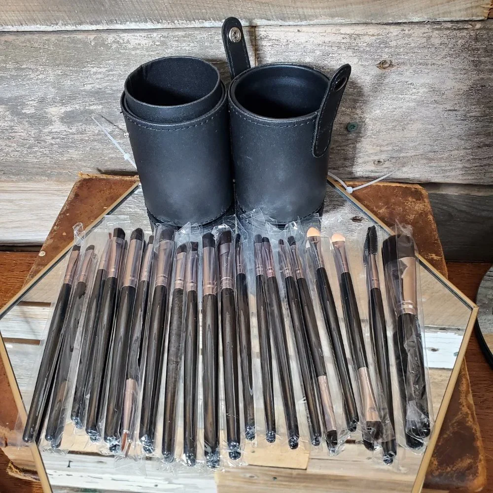 FlorasFantasies makeup brushes
