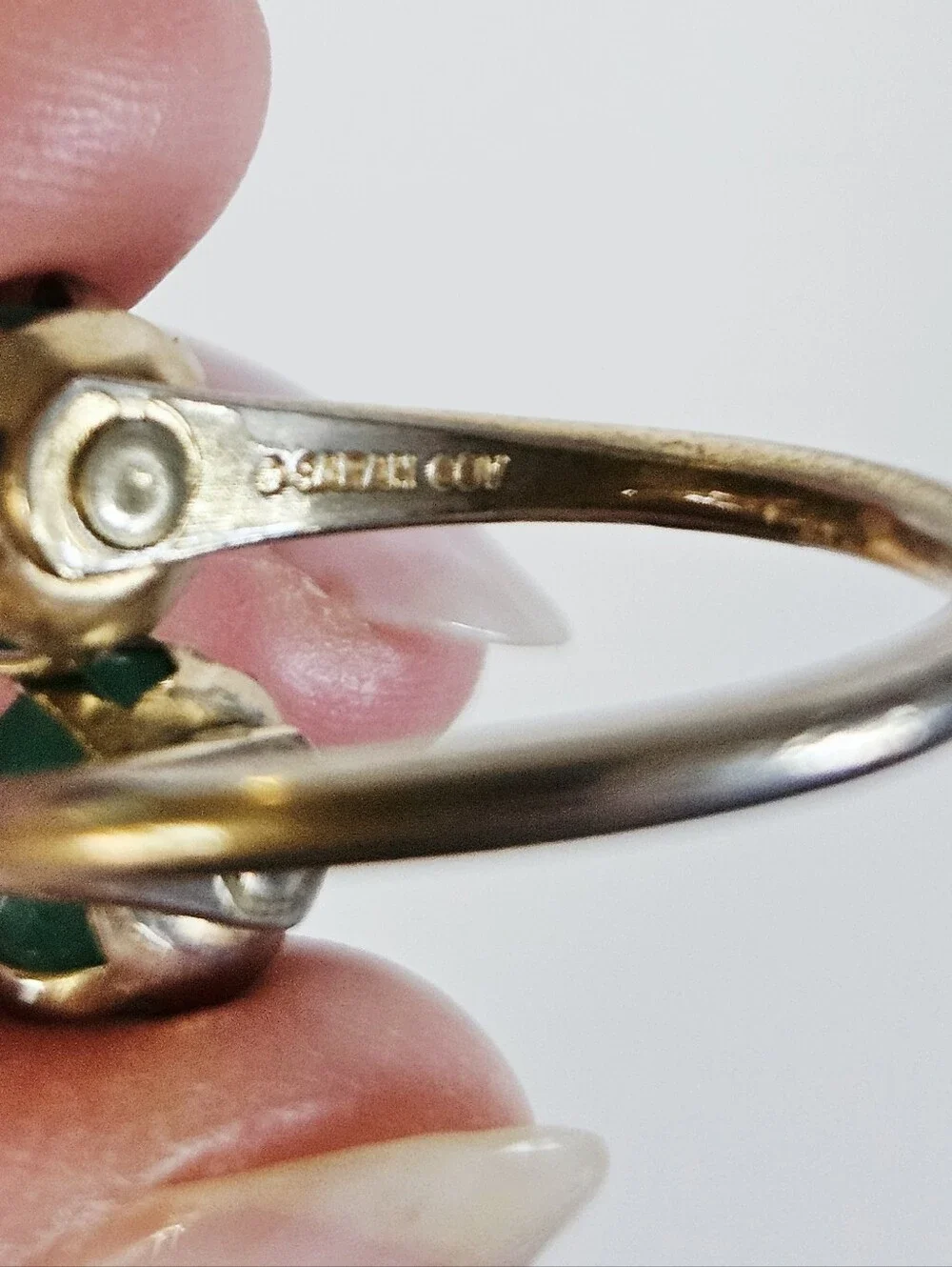 Sarah Coventry Vintage 1962 Gay Pretenders Round Green Glass Jade Cabochon Ring