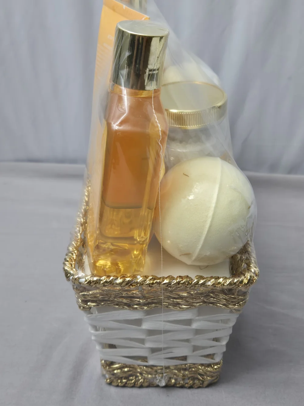 Bath & Body Works love almond