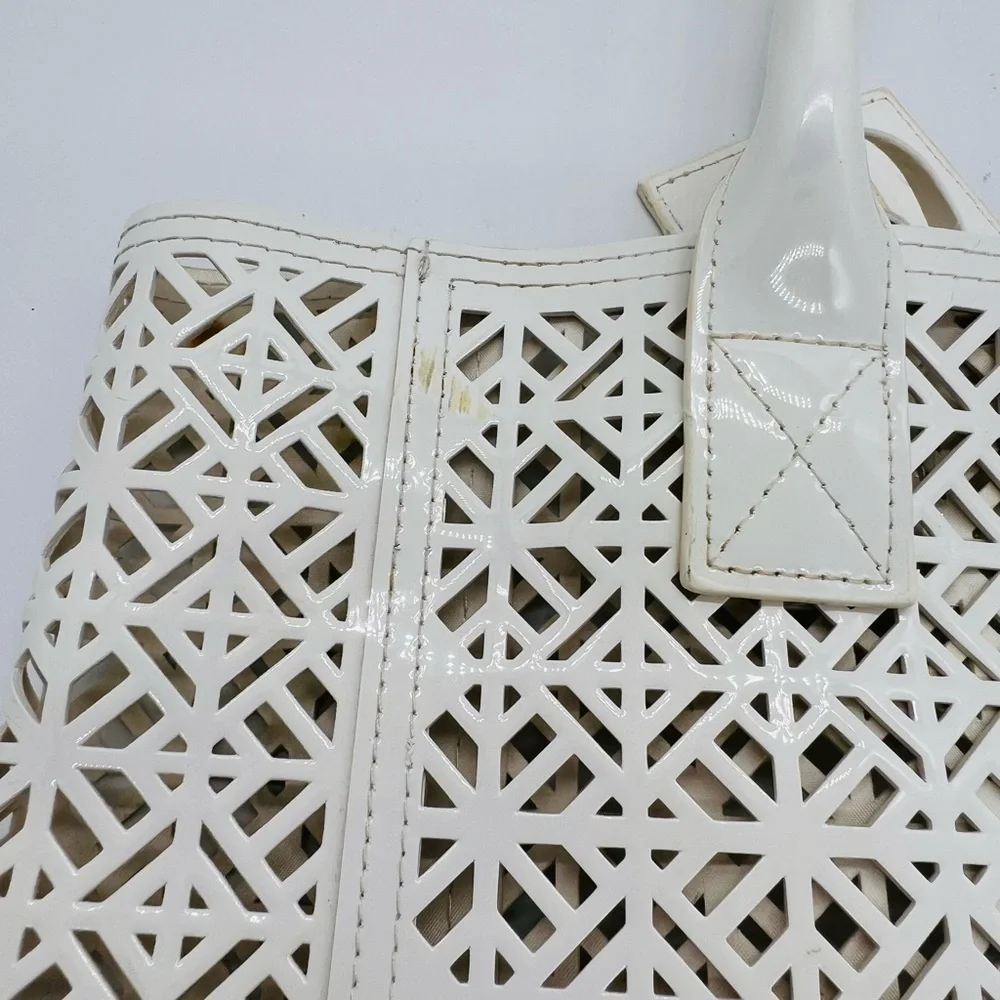Tory Burch tory burch