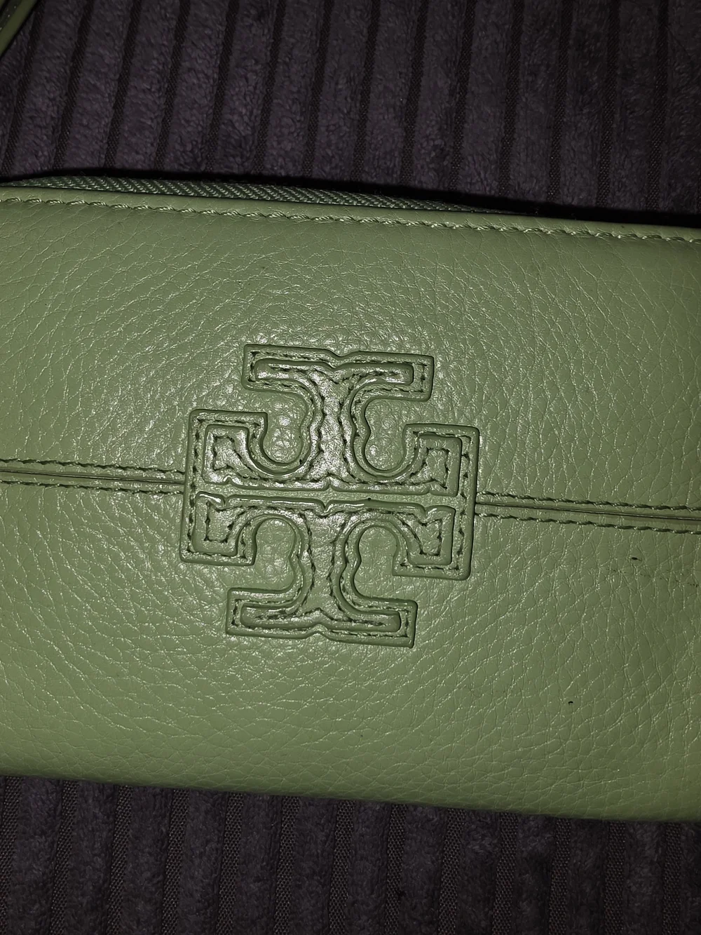 Tory Burch compact tory