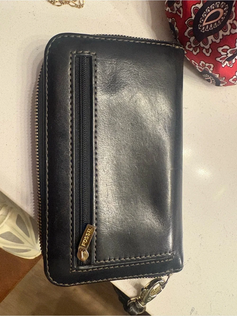 Fossil compact zip
