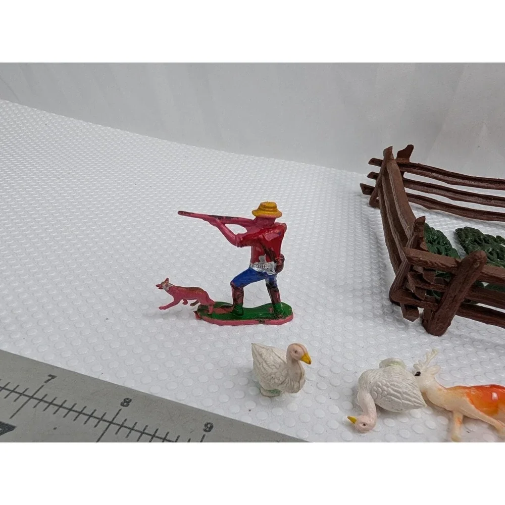 Plastic Hunting Scene Trees Fence Deer Foxhound Dog Hunter‎ Cake Toppers