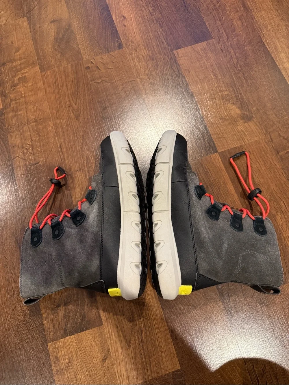 Sorel kids explorer