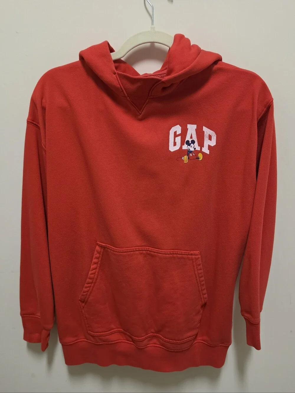 GAP bright red