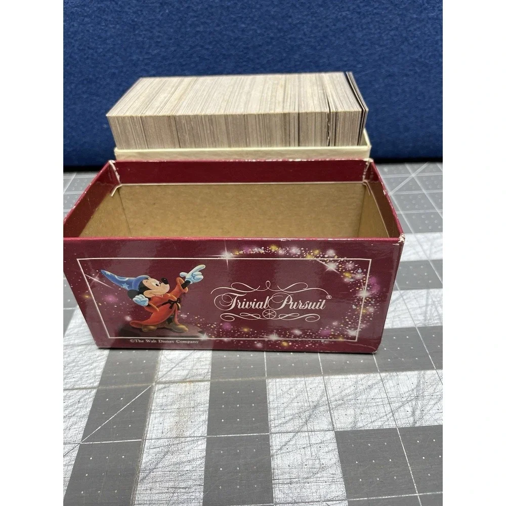 Trivial Pursuit 1986 Magic of Disney Family Game Parts‎ Kids Trivia Cards