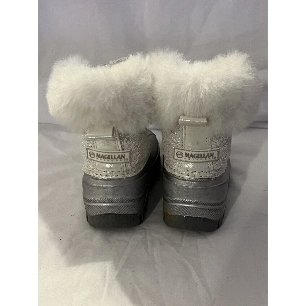 Magellan Outdoors Duck‎ Boots Girls Size 7 Silver w/ Fur Trim Winter Snow
