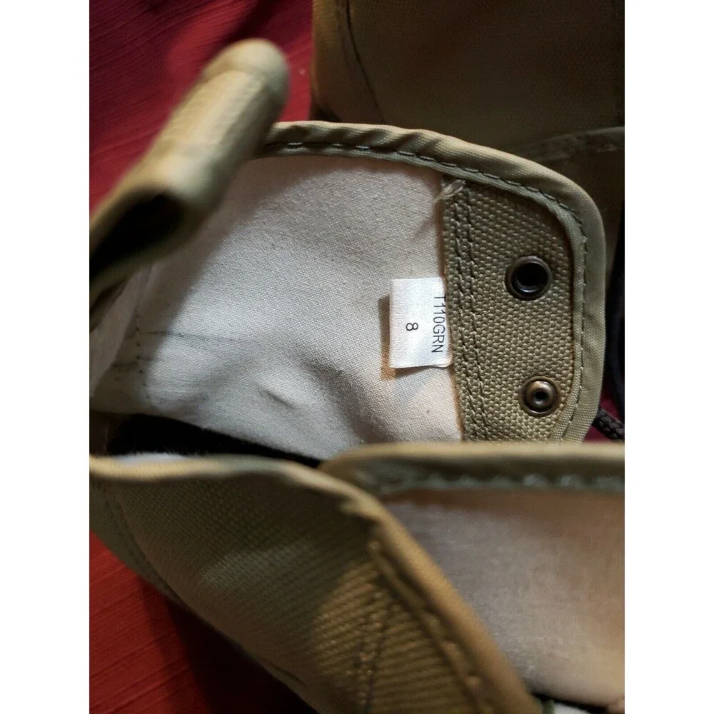 Unbranded canvas lug